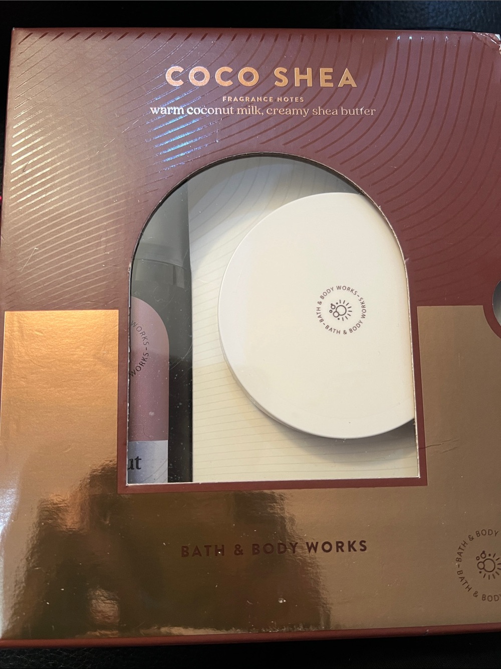 BATH and BODY WORKS COCOA SHEA 
BOXED GIFT SET